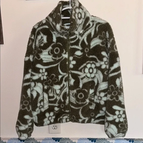 American Eagle “This Feels Seriously Huggable” Full-Zip Fleece Jacket, Size XS/S - Picture 2 of 15